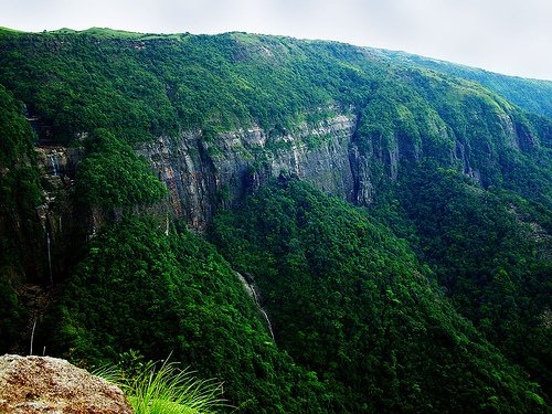 Guwahati – Shillong (105kms/3hrs)