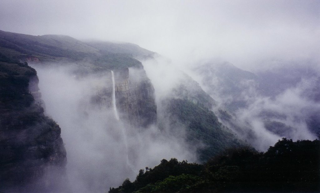 Shillong – Cherrapunjee (56 kms / 2 hrs)