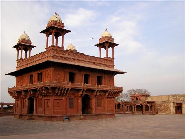 Jaipur – Agra (235 Kms & 5 Hrs Drive)