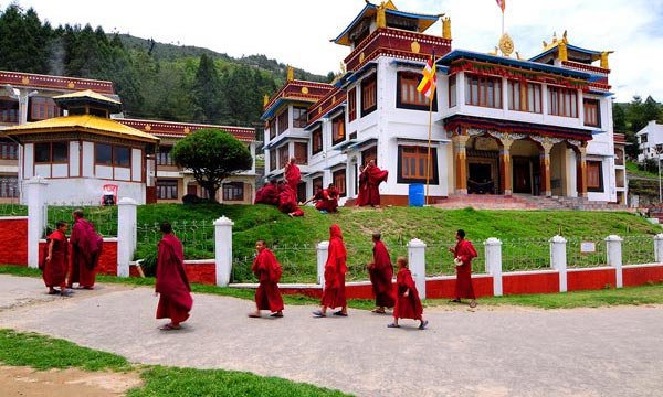 Tawang – Bomdilla (185 kms/7 hrs)
