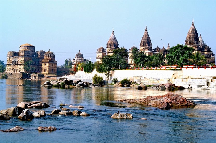 Khajuraho = Agra